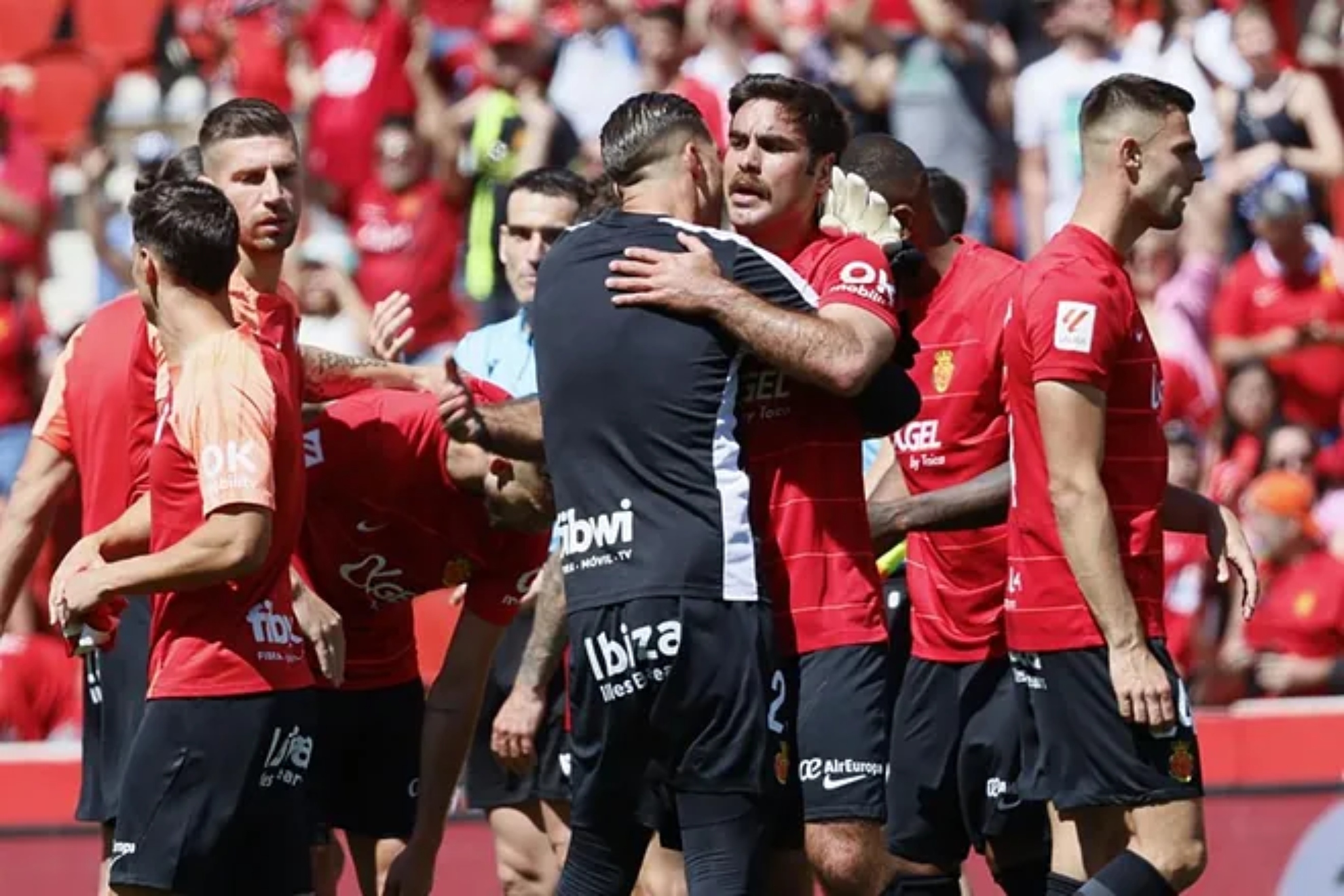 Los jugadores del Mallorca celebran el triunfo