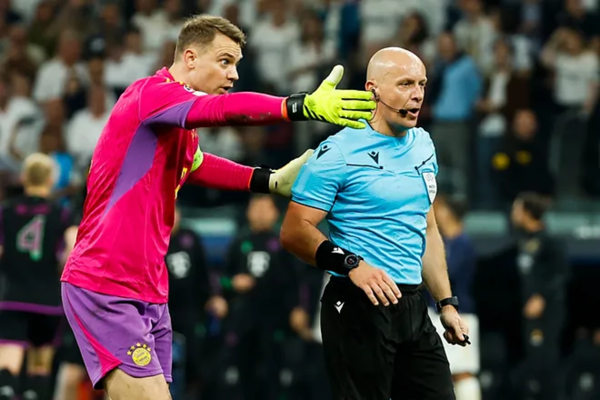 Neuer protesta a Marciniak en el partido del Madrid ante el Bayern