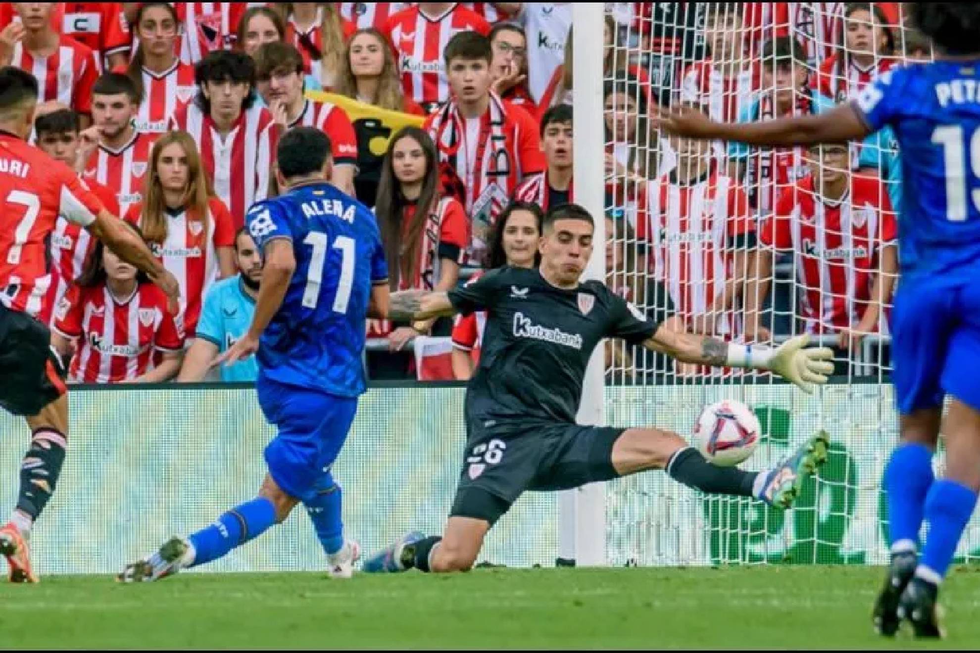 Alex Padilla hace historia como portero mexicano en LaLiga y va por marca de Memo Ochoa