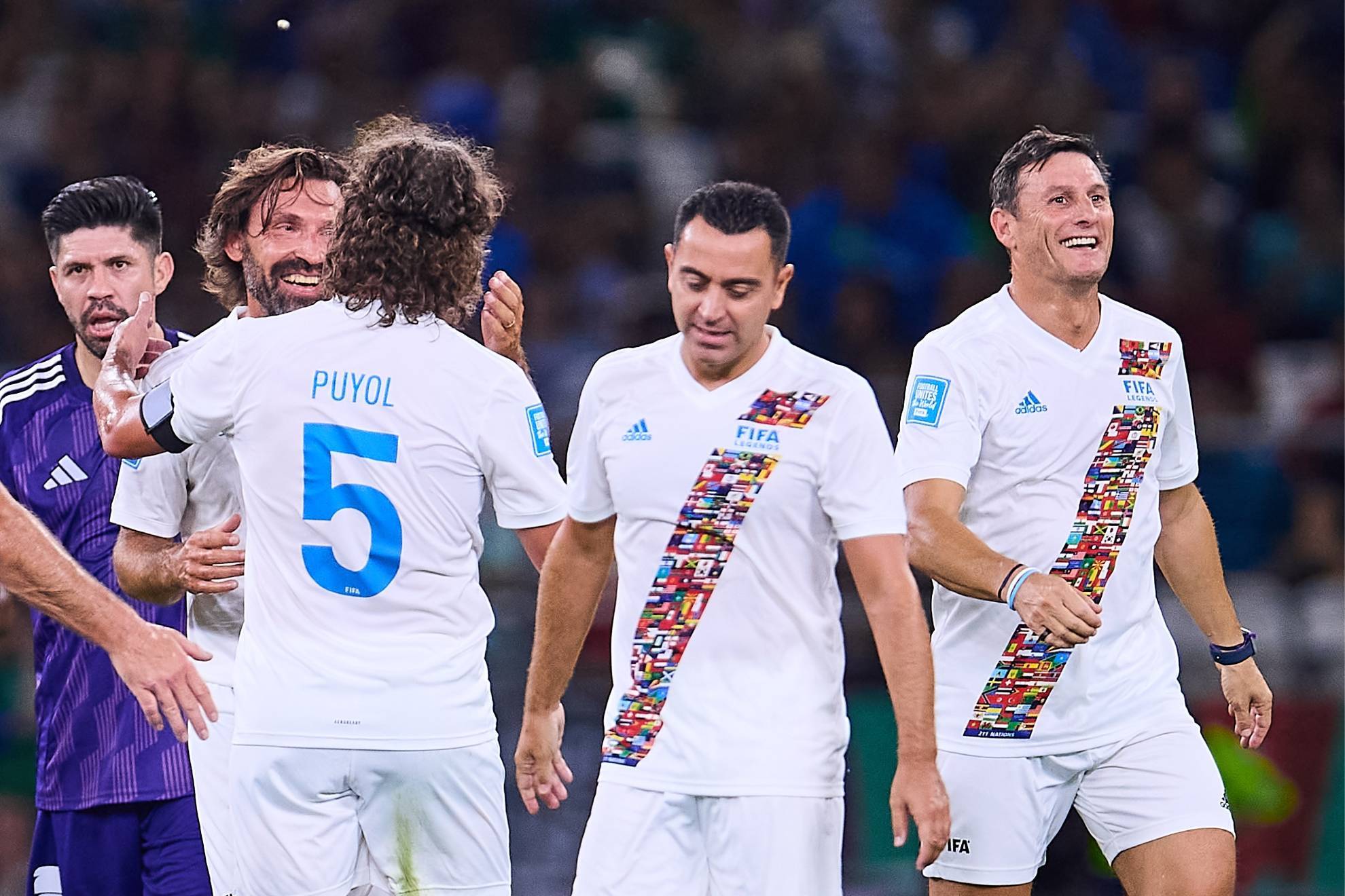 ¡Fiesta de figuras! Las leyendas de la FIFA vencieron a México en un partido amistoso lleno de calidad