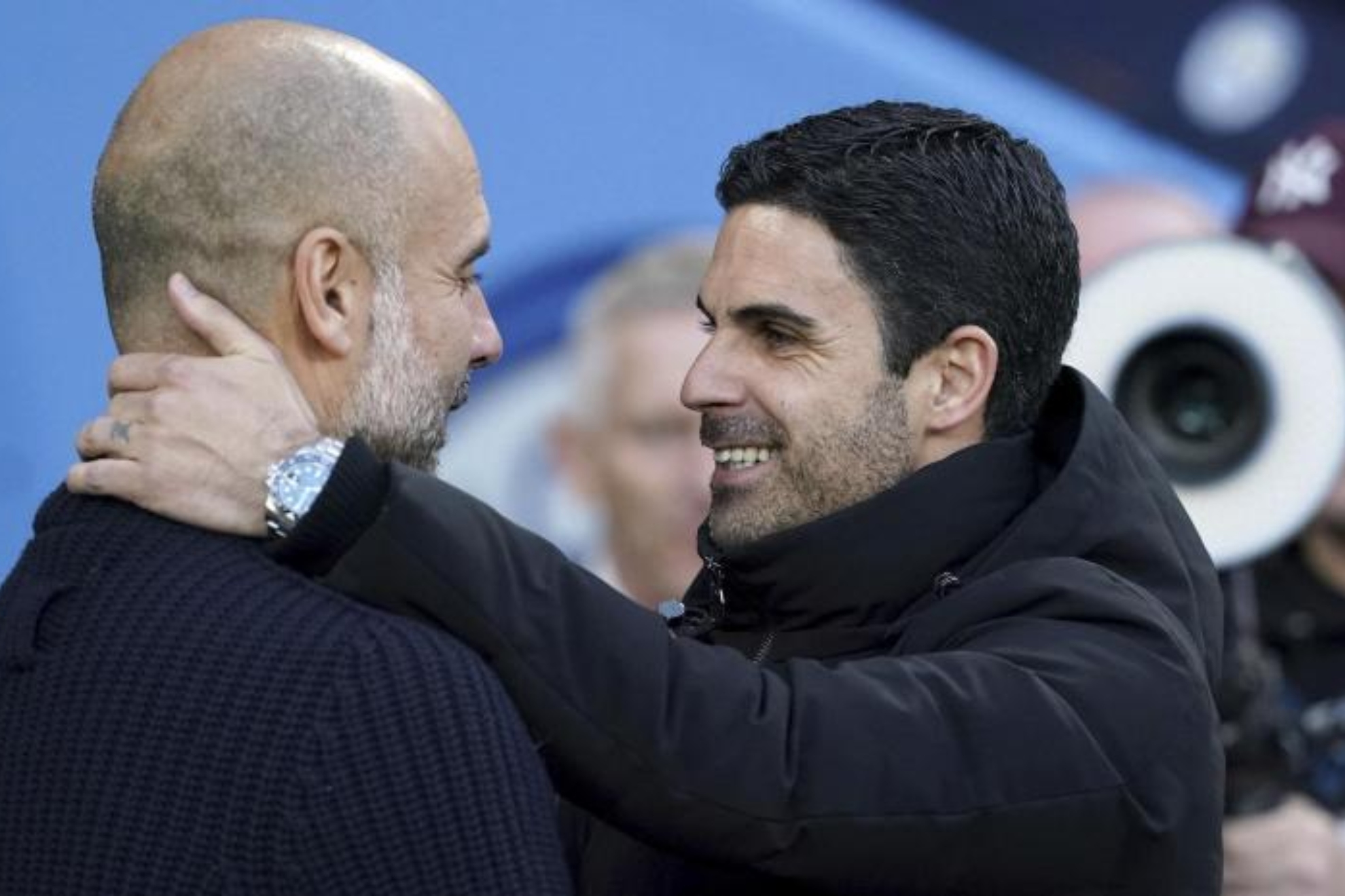 Guardiola y Arteta se saludan afectuosamente antes de un partido