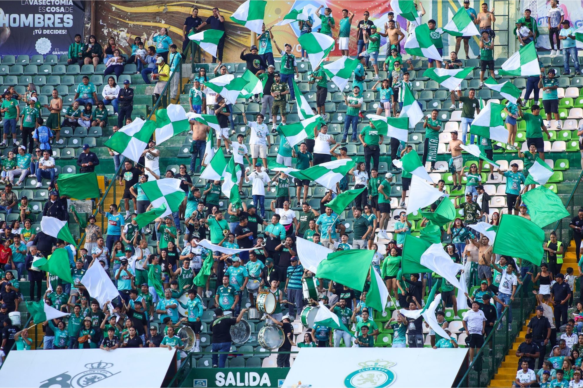 Estadio de Len es sometido a una limpia previo al juego vs Amrica