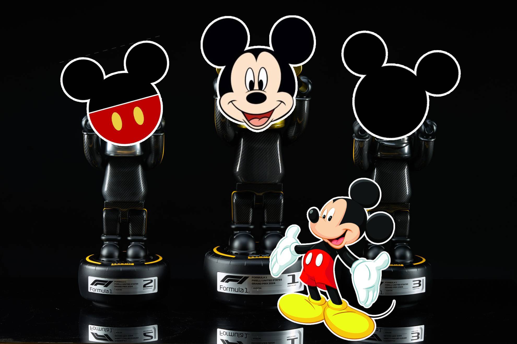 El trofeo pareciera tener la silueta de Mickey Mouse, aunque no es así