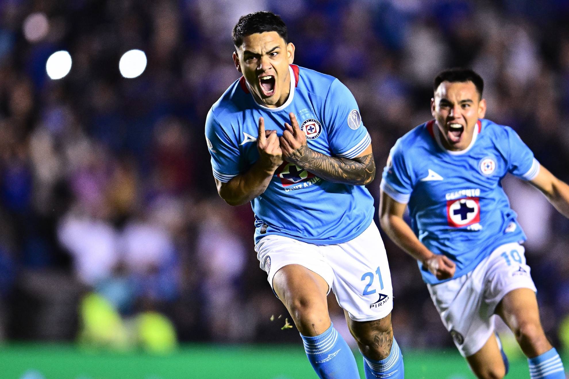 Gabriel Fernndez anota gol tras ocho meses fuera de las canchas y coopera con goleada de Cruz Azul