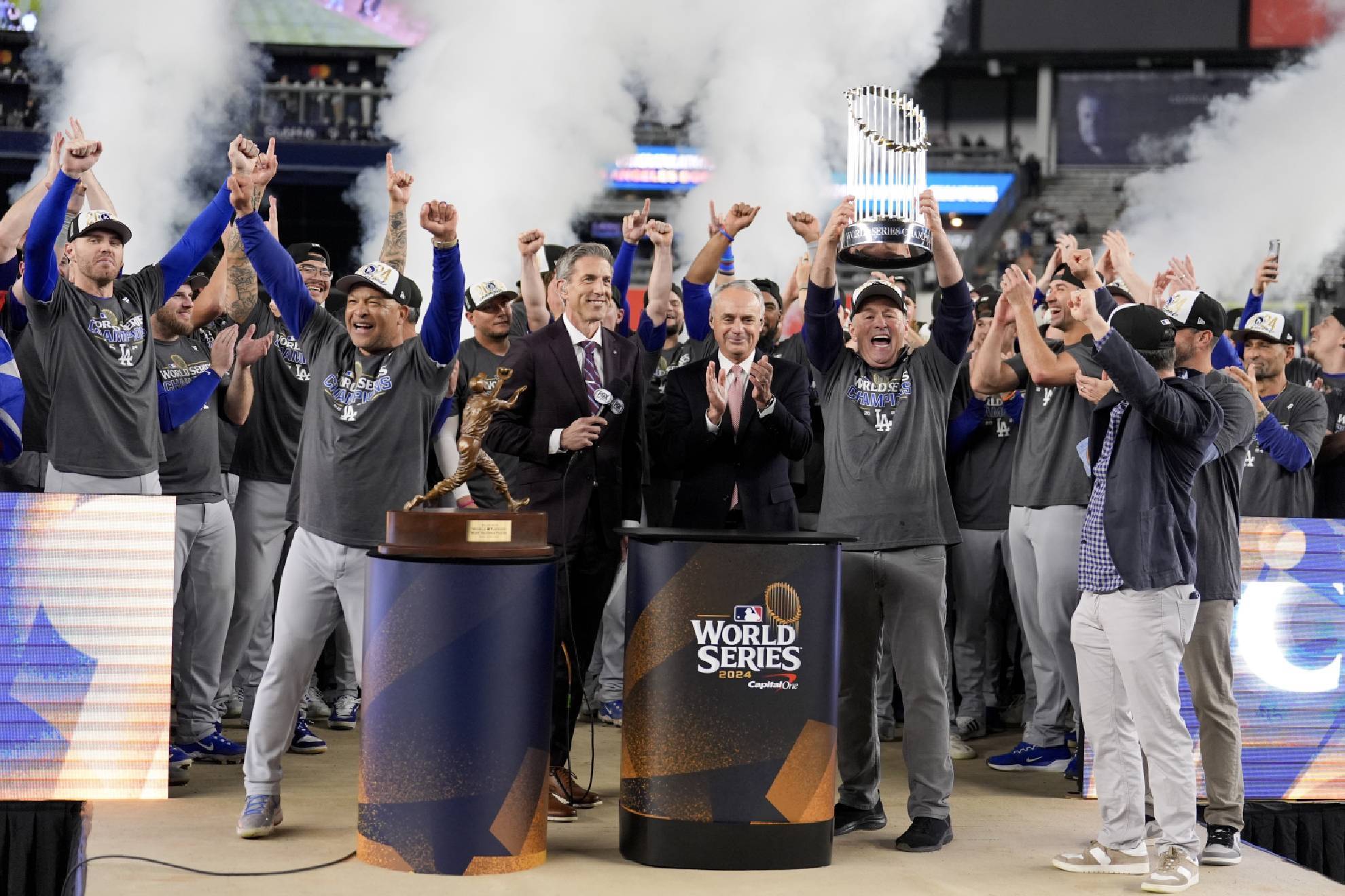 Fernando Valenzuela, recordado por Los Angeles Dodgers tras ganar la Serie Mundial 2024