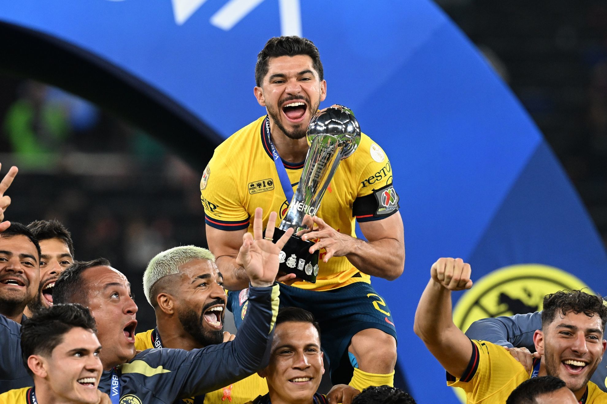 América tricampeón