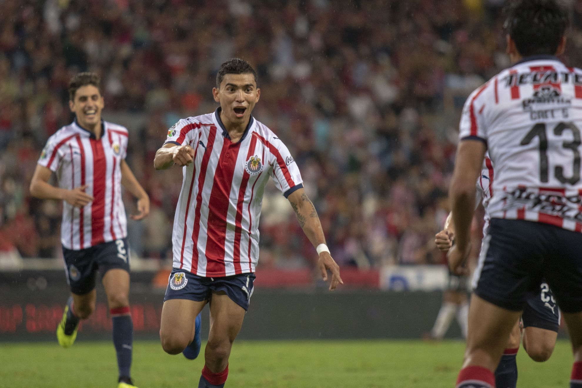 Chivas va con todo por Orbeln Pineda Sin importar la millonada que tendrn que pagar!