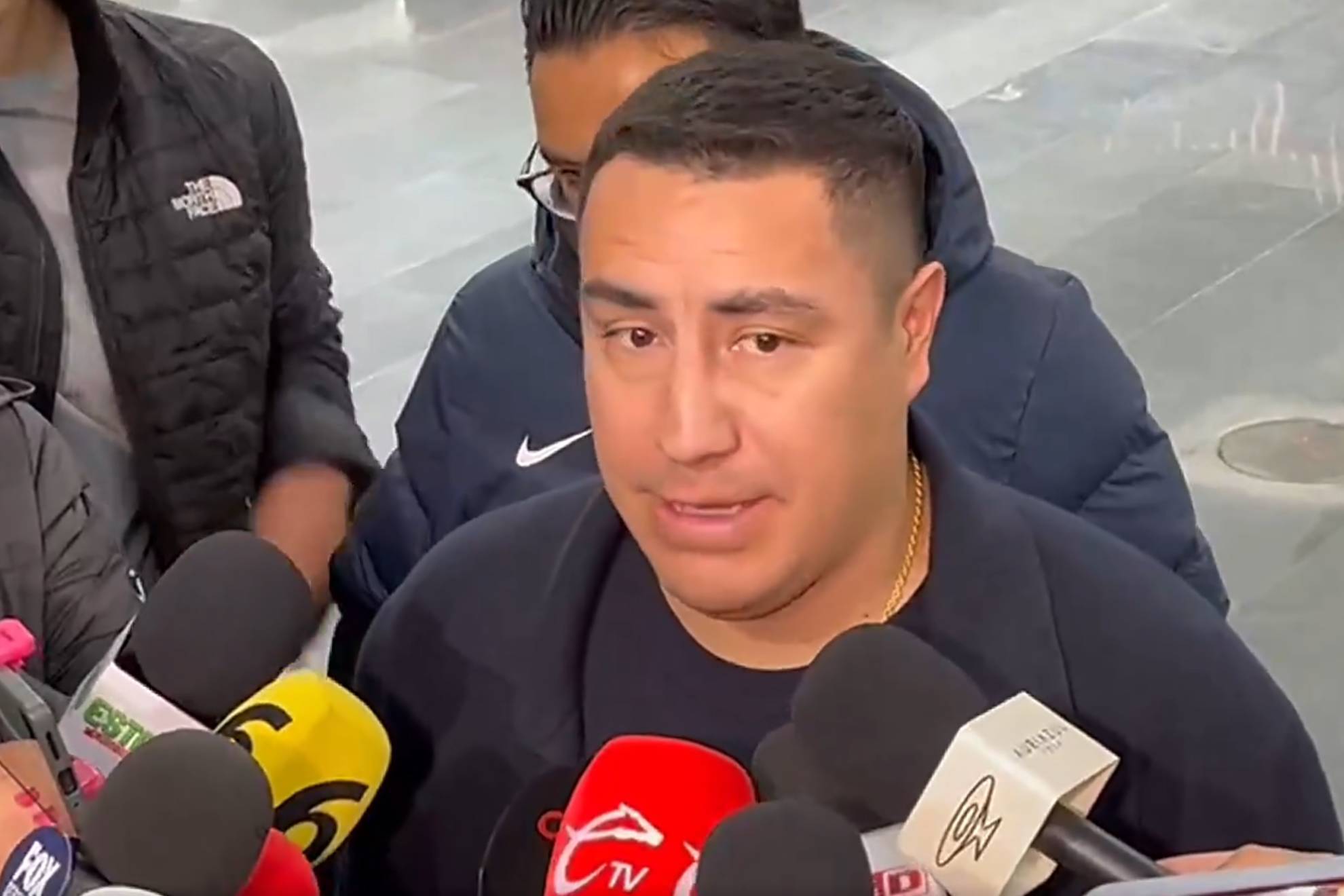 El entrenador de 37 años ya llegó a México para reportar con Pumas