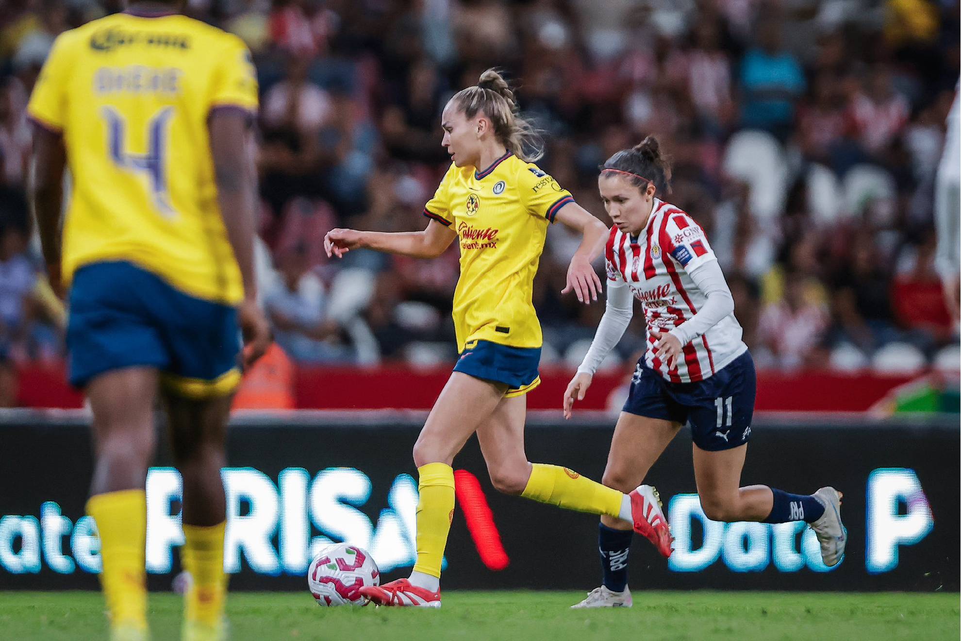 América y Chivas igualaron en el Clásico Nacional Femenil.