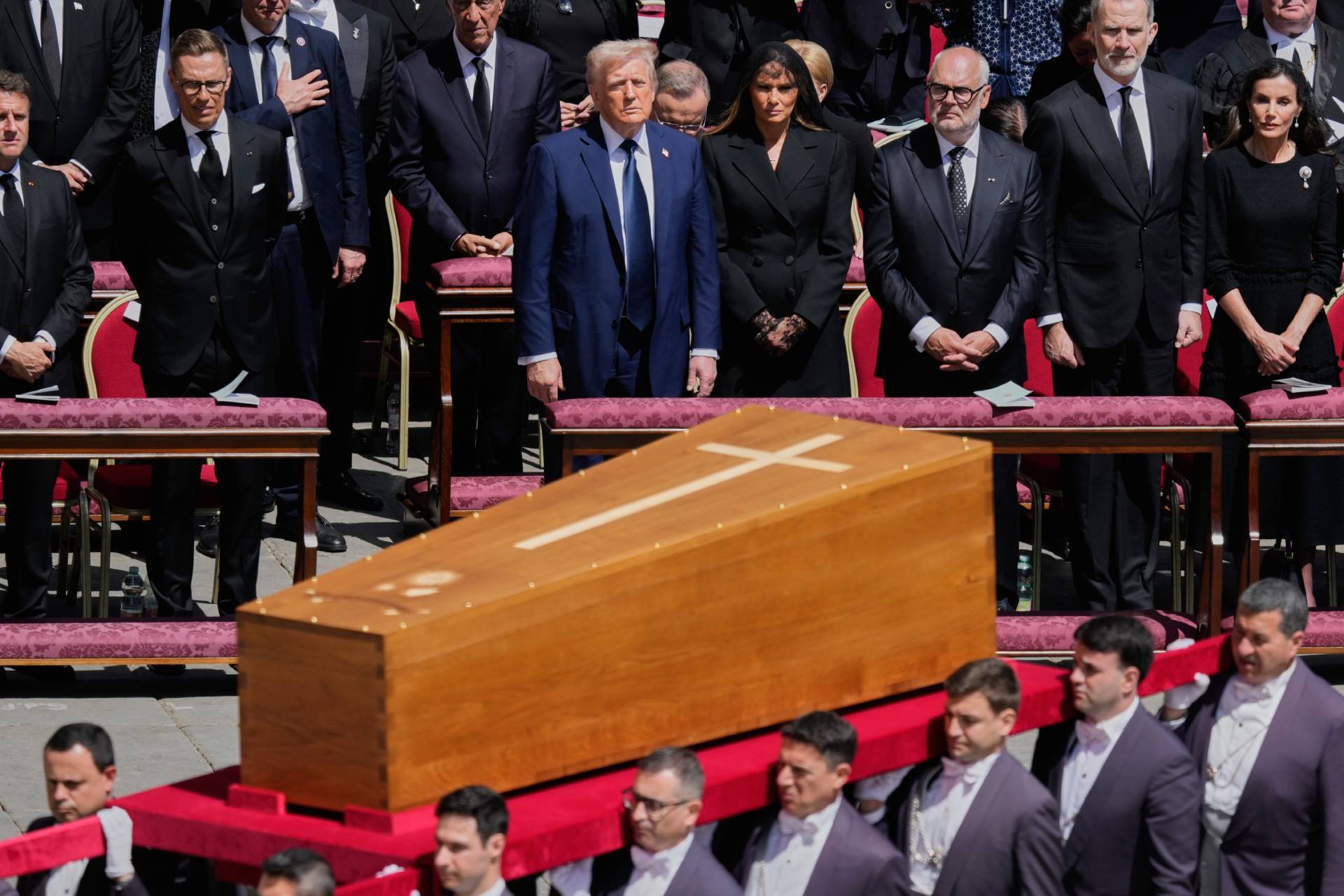 Así fue el funeral del papa Francisco con un humilde entierro en el ...