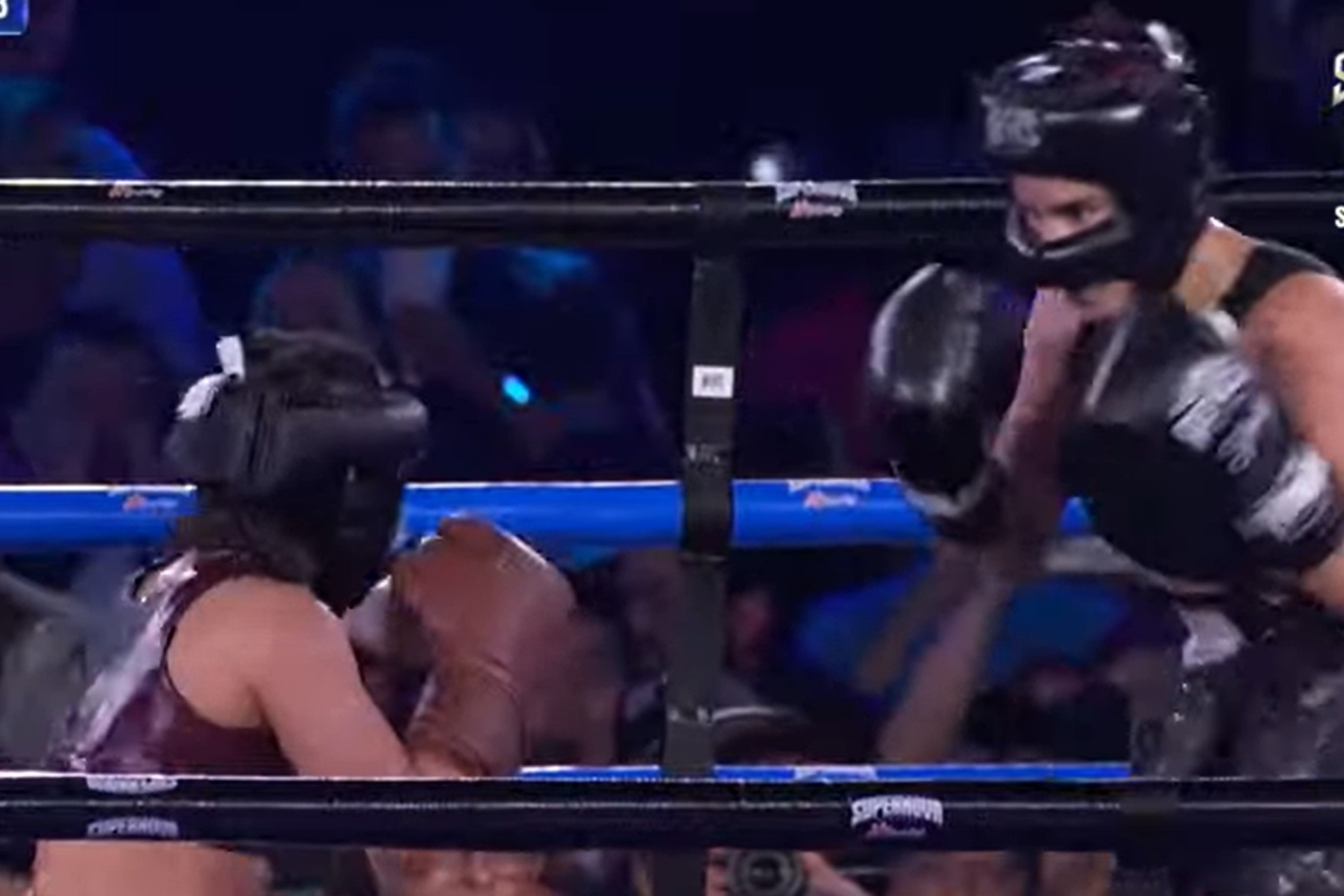 ¡Alana Flores Reina en Supernova: Orígenes! Derrota a Gala Montes en una Noche de Boxeo Apasionante