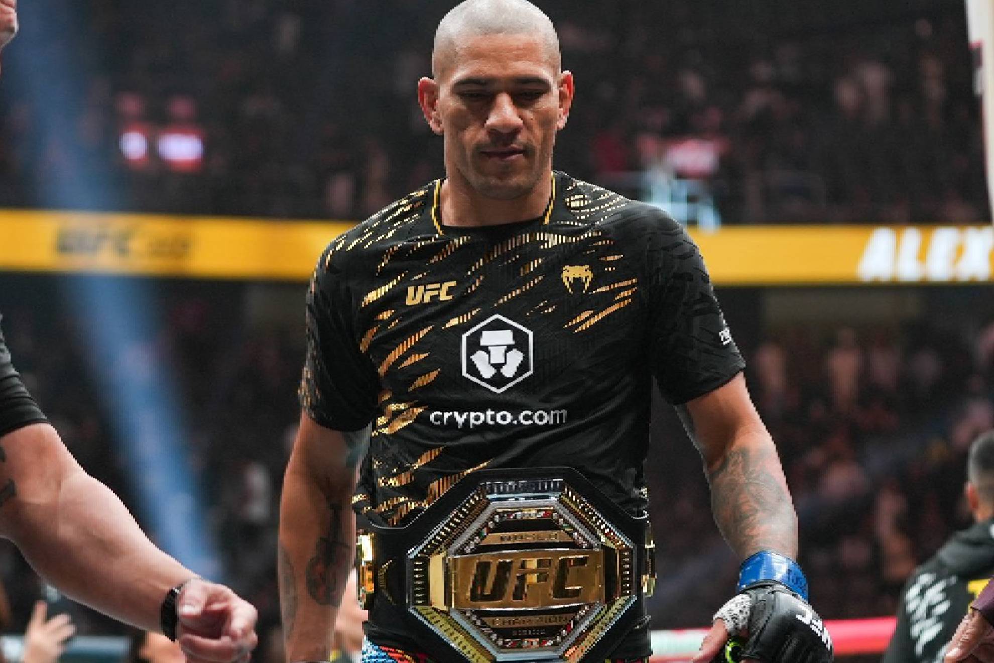 Alex Pereira recuperó el título contra Magomed Ankalaev de manera contundente en el UFC 320